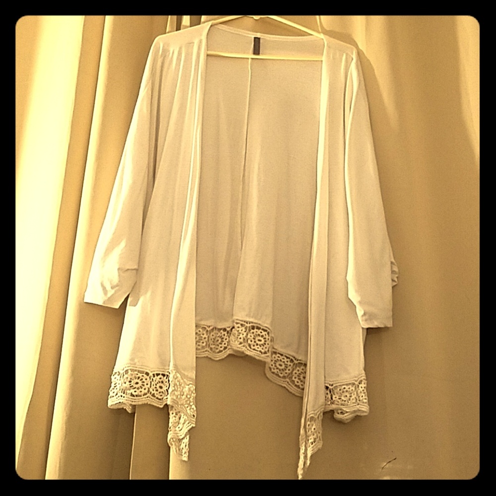 Crochet bottom white shrug